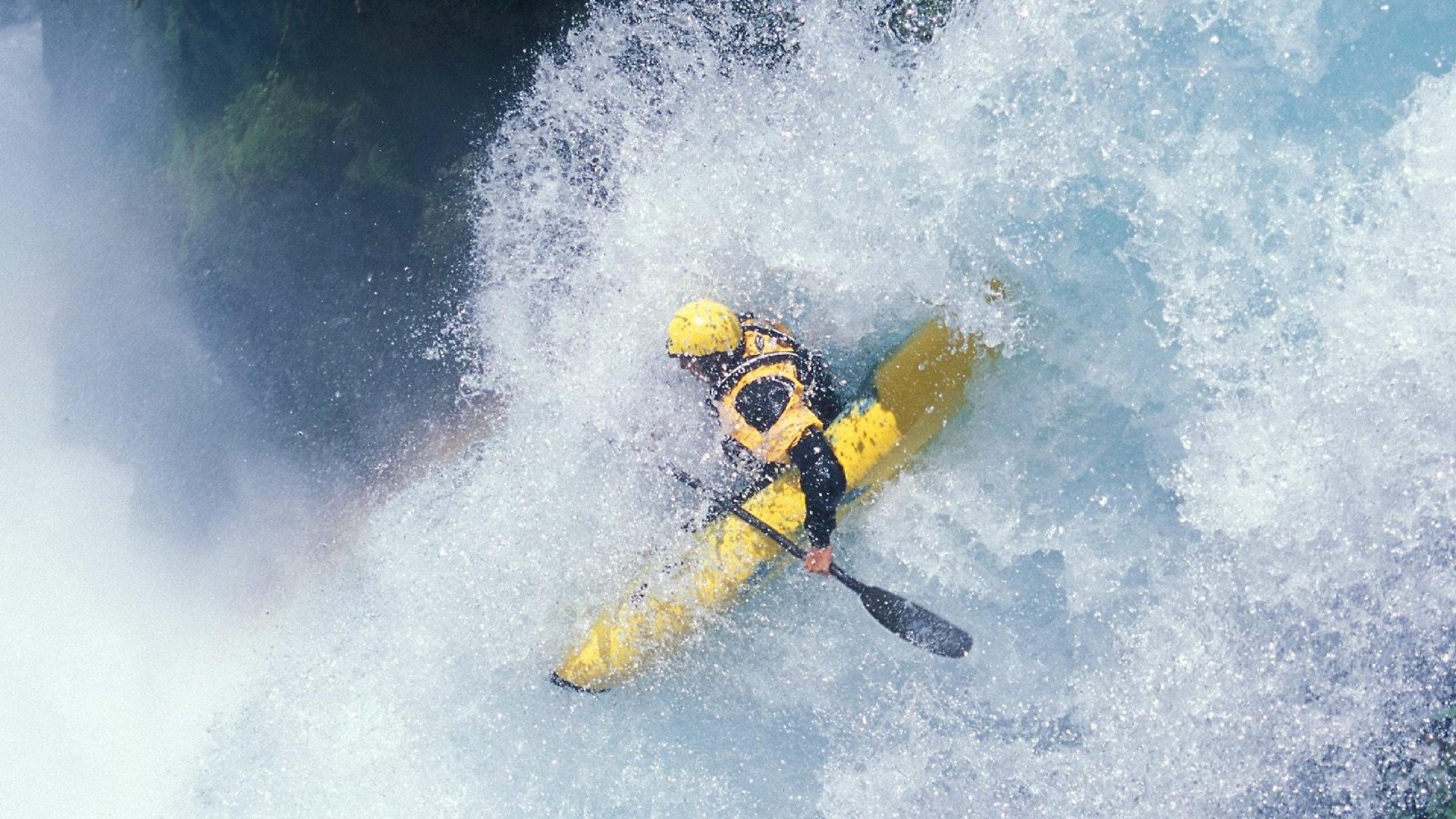 球场“绝美配合”:默契十足的团队协作秀,球场搭配